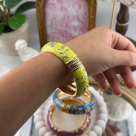 Green Floral Hand Painted Enamel Bangle - Picture 12 of 13